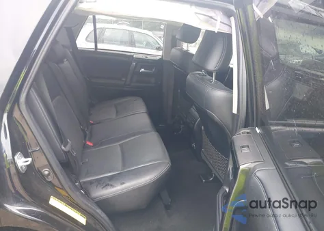 2021 Toyota 4Runner Nightshade Special Edition z USA, uszkodzony, nr VIN JTEJU5JR4M5837745